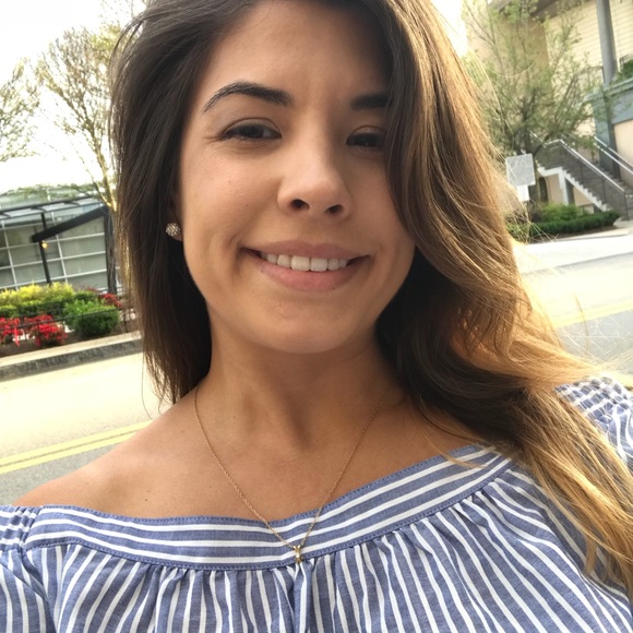 Meet your Posher, Megan - Picture 3 of 3